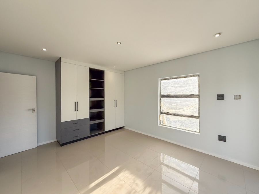 5 Bedroom Property for Sale in Melodie North West